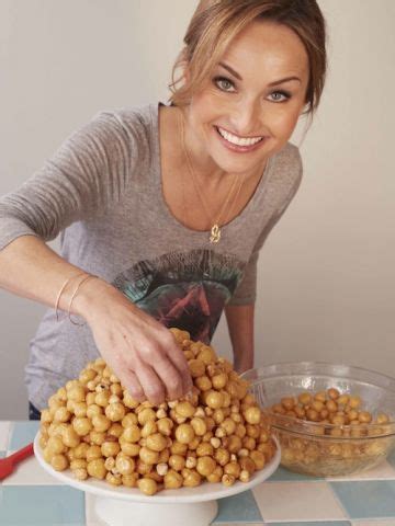 I make mine a day ahead, chill it overnight and then make the cookies the next day. Easy Christmas Cookies Giada / Chocolate Almond Sandwich Cookies Recipe Giada De Laurentiis Food ...