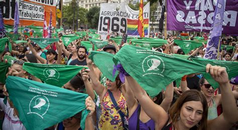 Pilotos bloquearon ayer varios puntos del país. Tras el 8M convocan al paro nacional de mujeres para ...