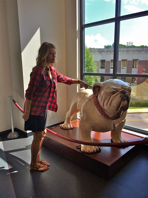 Önemli bilgiler american pest control, inc. for remembering the good: Athens Bulldog Statues