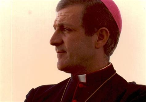 «don tonino incoraggia ogni persona a incontrarsi con dio». don Tonino Bello: il ricordo a 20 anni dalla sua morte ...