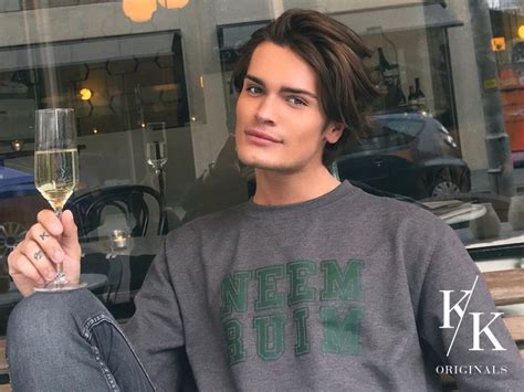 Ik ben wel een keer ontzettend afgekickt op iemand tijdens de daad, koen kardashian familie van kim. Koen Kardashian / Moeder Koen Kardashian in tranen ...