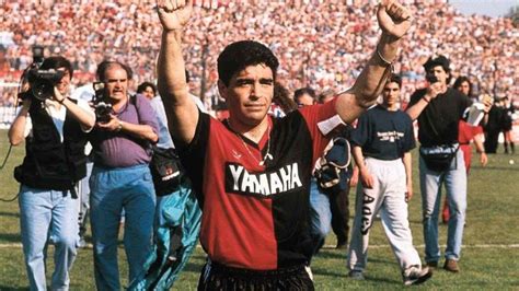 Newell's old boys brought to you by: SE CUMPLEN 27 DE LA LLEGADA DE MARADONA A NEWELL'S | Radio Continental Tucuman 100.1 MHZ