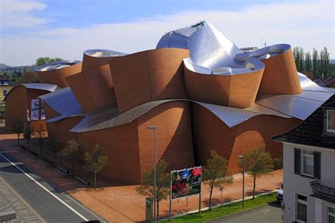 Das marta im ostwestfälischen herford ist einer der international aufregendsten und spektakulärsten museumsbauten. MARTa Herford, an art museum in North Rhine-Westphalia ...