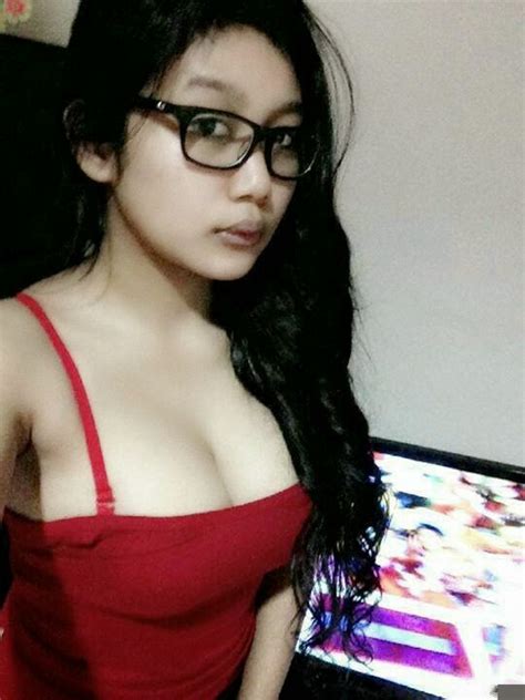 Video kerja pakai baju ketat, tkw ini alami hal tidak mengenakan dari majikannya. Foto Seksi Pamela Safitri Cewek IGO Toket Gede