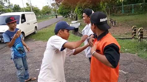 Nah, kebetulan saya masak buat duo zhalish dimana ini menu nyaman banget dimakan sama anak. PRANK sulap tipuan anak mentok punye gawe KAB. Bangka ...