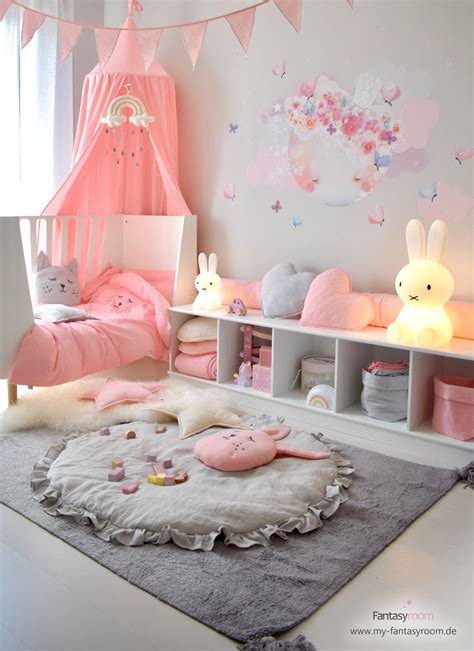 Juniorzimmer mit Mond-Wandtattoo bei Fantasyroom online ... Fototapete kinderzimmer mädchen , kinderzimmer wandgestaltung: