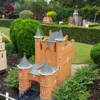 Experience the colour and charm of holland … without ever browse through the clog barn or walk around the model dutch village. The Clog Barn - Outdoor Sculpture in Coffs Harbour