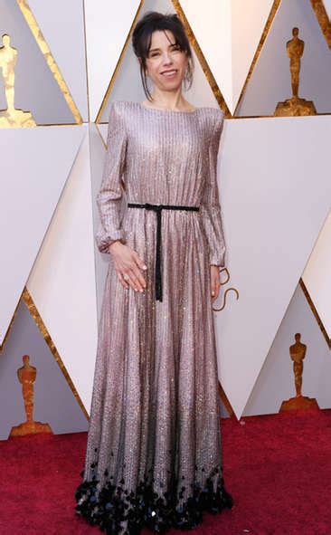 See all the oscars 2021 red carpet dresses pictures and looks from the oscars 2021 live. SALLY HAWKINS in Armani Privé at the 2018 Oscars, Red ...