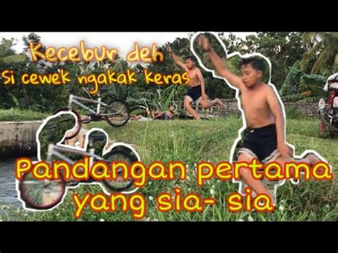 Ia juga turut mengatakan bahwa saat ini poster tersebut telah. Ketemu gadis desa cantik - YouTube