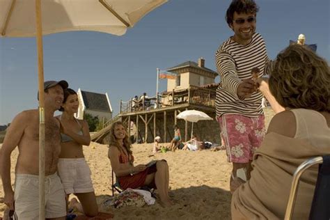 Alexandra, 30 ans, s'apprête à passer ses vacances en famille en bretagne. Cherche fiancé tous frais payés (2005) - uniFrance Films