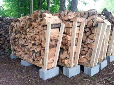 Brennholz kann man selbst sägen. Beste Möglichkeit, Brennholz zu speichern #firewoodrack # ...