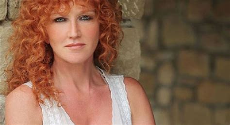 Registrato all'arena di verona nel 2017. Fiorella Mannoia canta Lucio Dalla Il concerto a Villa ...