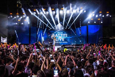 Il main stage sarà in un'unica location e la scelta è caduta sulla città di otranto e sulla splendida cornice del castello aragonese. RadioNorba Battiti Live 2019, dal 10 Luglio arriva su Itlaia1