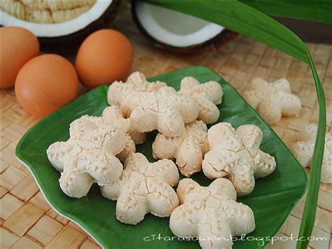 3 cawan kelapa parut 2 cawan tepung gandum 1 sudu baking powder 2 cawan air garam secukup rasa sambal tumis. Kueh Bangkit Nyonya ~ Resepi Terbaik