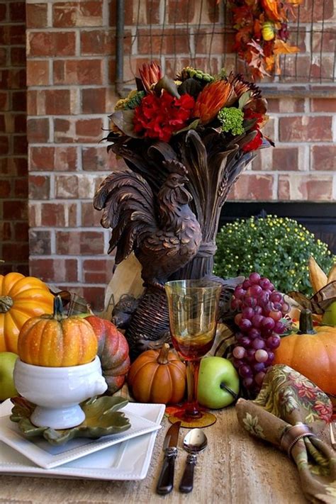 Whether it's a christmas table, a new year's eve table or any other festive table, we've got the hacks to make the evening a true success. Harvest tables, Fall and Fall table on Pinterest