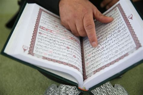 Surat al kahfi yang semestinya berada di juz 16, malah berada di juz 10. Juz' 19 of the Qur'an