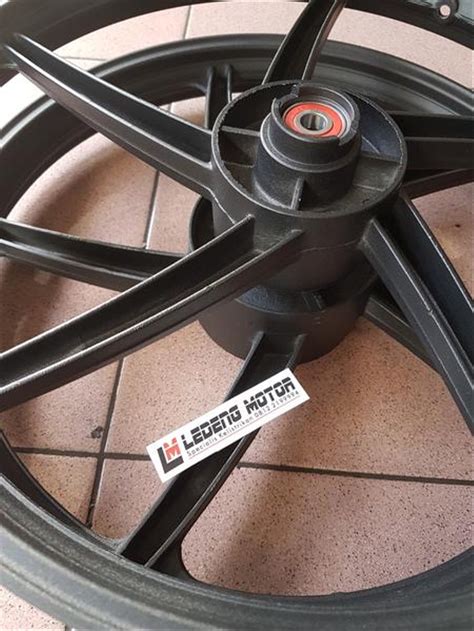 Velg mobil avanza veloz ring 15 original (oem pako) black polishrp900.000: Kumpulan Harga Velg Racing Untuk Motor Revo | Otosarjana