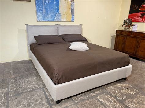 Letto moderno per cameretta bambini completo di rete a doghe e personalizzabile. Letto Contenitore Con Piedi Alti / Letto Matrimoniale ...