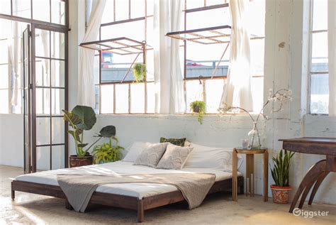 Gigapromo is the website to compare vanity los angeles. 1920s Downtown Los Angeles Warehouse Loft | Rent this ...