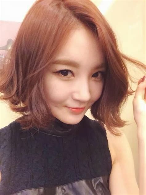 Which female k pop idols have short hair quora. Davichi's Minkyung shows off her short hairstyle | Daily K ...