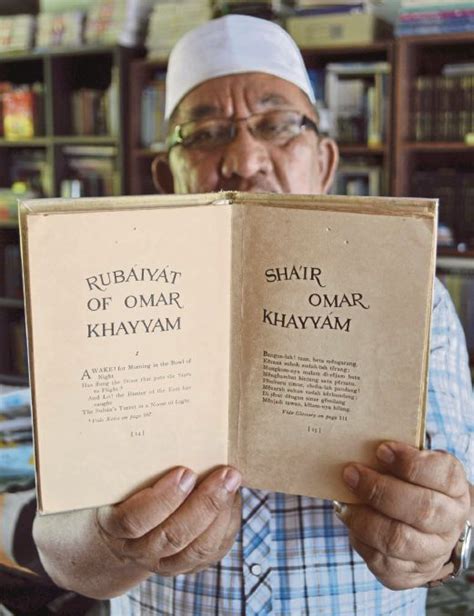 Literary and textual criticism on syair asyiqin written by tok syahibuddin zainal abidin, a classical malay poem. 2 buku paling mahal | Harian Metro