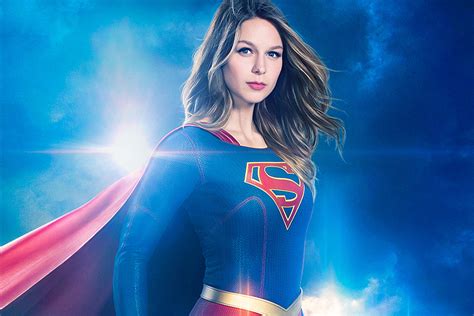 Le ultime news di super! 'Supergirl' Looks Like 'Supergirl' in New Season 2 Poster