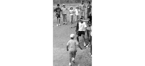 En este juego, además de jugar jornada tras jornada, te convertirás en el dueño de un club de fútbol y asumirás todas sus responsabilidades. Juegos Actuales Que Los Abuelos Nunca Jugaron : 30 Juegos De Mesa Clasicos Que Nunca Fallan ...