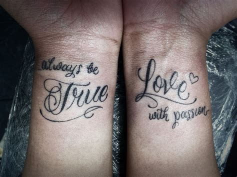 Tattoos for couples symbolize eternity. Matching Tattoos For Couples In Love (With images ...