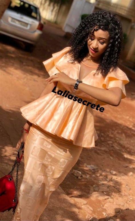 Bazin Deux Tons Model Bazin Femme 2019 Epingle Sur Mes Modeles Voir Plus D Idees Sur Le Theme Tenue Africaine Mode Africaine Robe Africaine