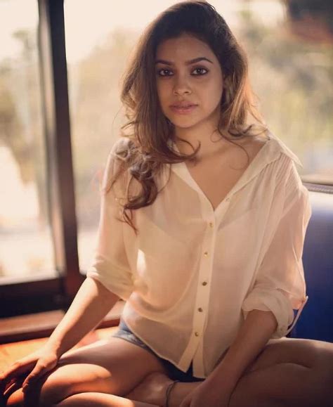 Celebsmoney and networthstatus does a good job of breaking most of it down. Sumona Chakravarti Bio, Age, Height, Husband, Movies, Wiki