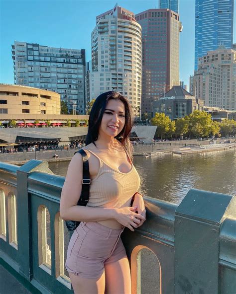 Maria vania rawat penampilan sexinya dengan cara rutin olahraga. Maria Vania Bocorkan Rahasia Punya Payudara dan Bokong Aduhai