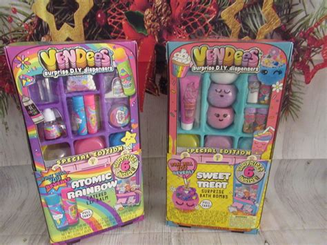 Read our toy review for the vendees. VeNDeeS Surprise - Tabbys Pantry Suprise toy from Vandees