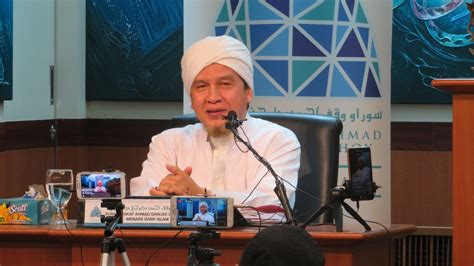 Dengar kuliah agama jangan main whatsapp bang syeikh nuruddin al banjari 2015. Kuliah Zohor Perdana bersama Sheikh Nuruddin Marbu al ...