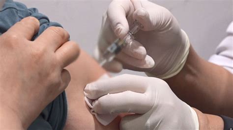 누구나 편리하게 이용할 수 있도록. 다음 달부터 백신 접종 예약 받는다 | SBS 뉴스
