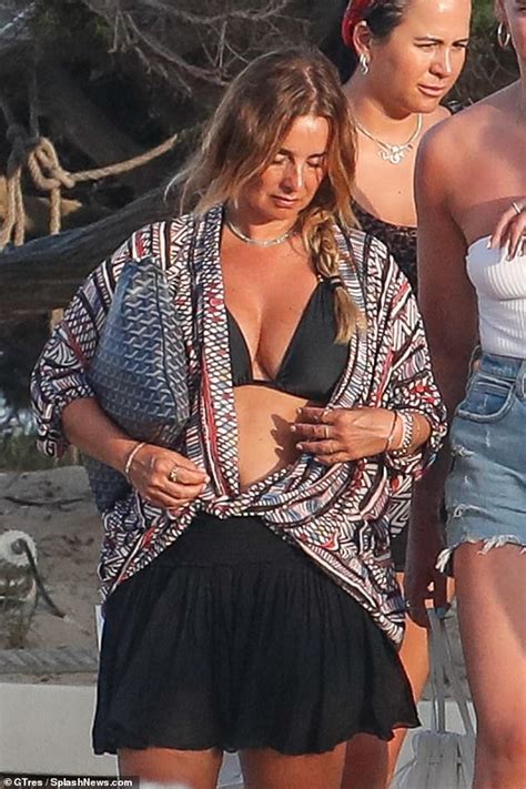 They've been virtually inseparable in lockdown, and their and in april, louise stated that a new romance isn't her priority after her split from jamie. PICTURE EXCLUSIVE: Louise Redknapp steps out in Ibiza ...