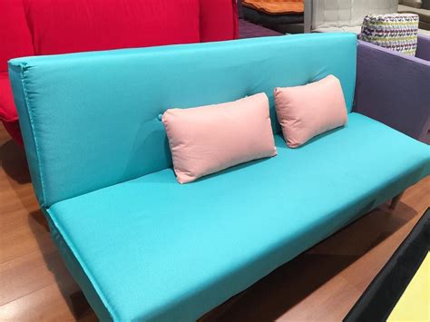 Model sofa minimalis untuk ruang tamu kecil sebaiknya berbentuk l, dengan ditempatkan merapat pada dinding yang menghadap pintu. Kursi Tamu Harga Sofa Informa 2020 - SOFAKUTA