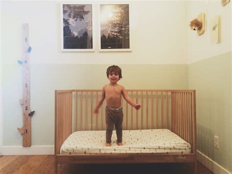 One bed side can be removed when the child is the crib base is well ventilated for good air circulation which gives your child a pleasant sleeping climate. 600sqftandababy