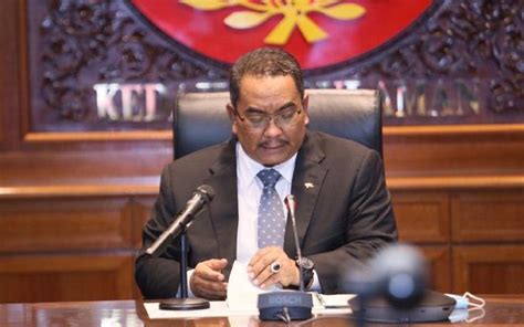 Adun jeneri, muhammad sanusi, bagi tanda baguih lepas mengadap sultan kedah. Swab tests on Kedah MB and 55 others | Free Malaysia Today ...