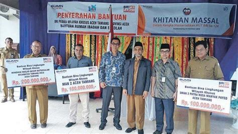 Mereka ini antara yang mana duit gaji bulanan mereka. Bank BRI Salurkan CSR untuk Pembangunan Masjid dan Sekolah ...