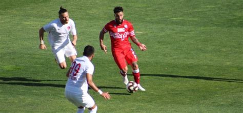 19'uncu dakikada adana demirspor atağında topla buluşan kaan ceza sahasına doğru ortasını yaptı. TFF 1. Lig: Ümraniyespor 2-3 Adana Demirspor | MAÇ SONUCU - Aspor