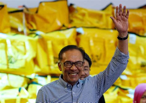 His claim comes less than seven months after the collapse of the previous anwar will need the king's approval to replace the current prime minister muhyiddin yassin. Will Anwar actually succeed Mahathir as Malaysia's next ...