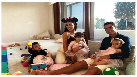 Cristiano ronaldos freundin georgina rodriguez streitet. Cristiano Ronaldo October 12th - 15th 2018 Instagram ...