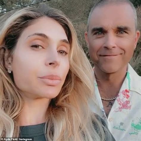 Bedanya, kali ini lamaran pekerjaan akan dikhususkan untuk melamar pekerjaan dengan posisi cleaning service. Robbie Williams Wife - Fans React To Robbie Williams New ...