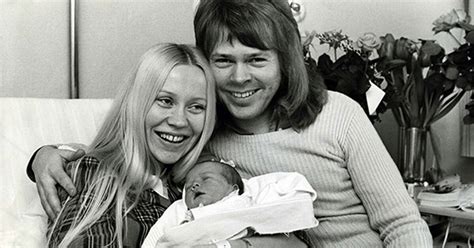 Agnetha became one of the four members of the group abba in 1972, one of the two female lead singers. Agnetha Fältskog och Björn Ulvaeus dotter Linda har växt ...