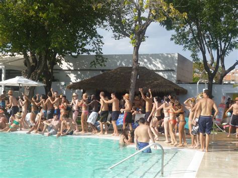 Vidí pouze lidé, kteří znají přesnou adresu alba. Pool Party - 21.9.13 - vercasvec - album na Rajčeti