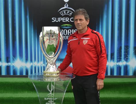 The uefa super cup is an annual super cup football match organised by uefa and contested by the reigning champions of the two main european club competitions. The Super Cup Trophy with the youngest ones - PHOTO | FFM ...