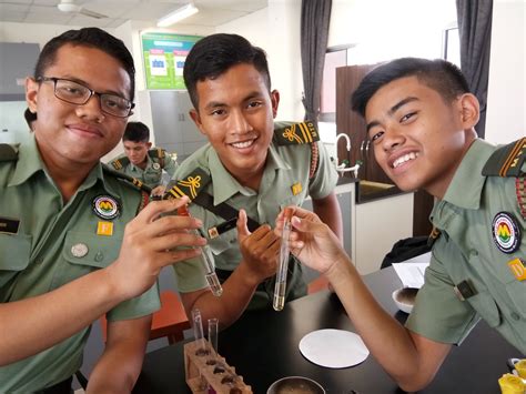 mekanisme dalam tindak balas organik duration: Cikgu Nurul : Eksperimen Membandingkan Alkana dan Alkena