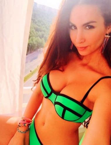 Find out everything about ilkay gundogan. Ilkay Gundogan WAG: Hot gallery of Sila Sahin - incredible ...