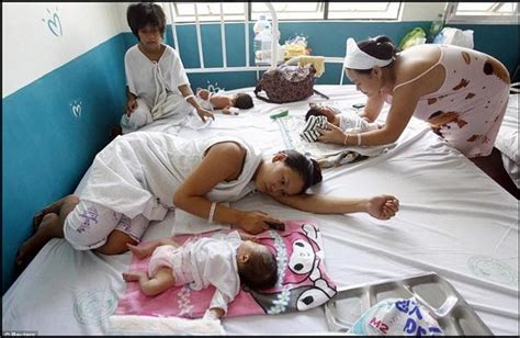 Apa yang menyedihkan, ramai ibu yang sedang menunggu waktu bersalin di hospital tidak bersolat. INFO TERBAIK !!!: KESIAN !!! KEADAAN WAD BERSALIN DI ...