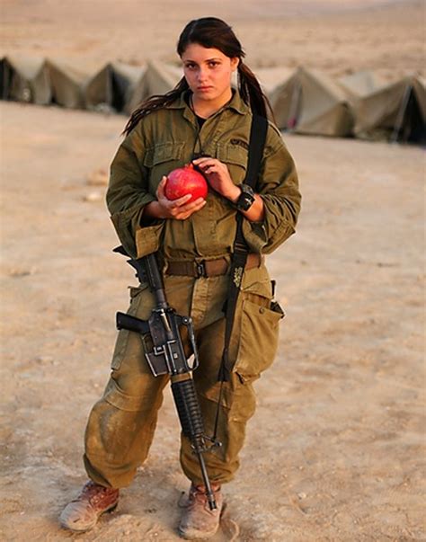 Beautiful Female Soldiers of Israeli Defence Forces | Global Military ...